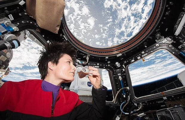 ویدئویی از قهوه نوشیدن فضانورد اروپا در ایستگاه فضایی بین‌المللی