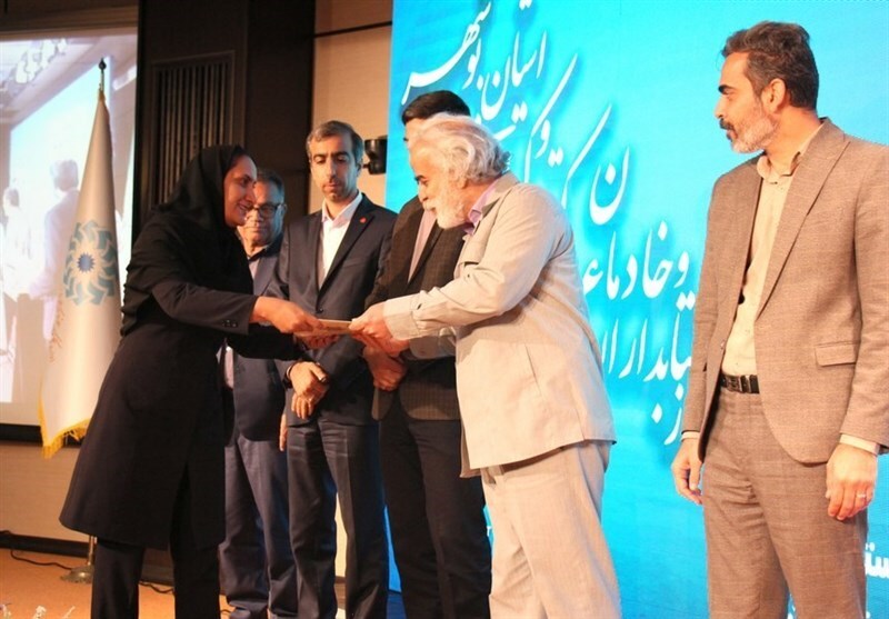 تجلیل از کتابداران و فعالان عرصه کتاب و کتابخوانی استان بوشهر + تصویر